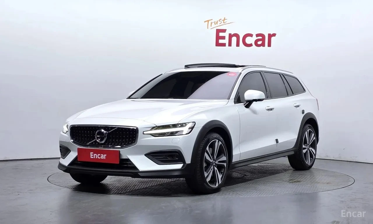Volvo V60 * DISTRONIC * 360 КАМЕРА * BOWERS&WILKINS * 