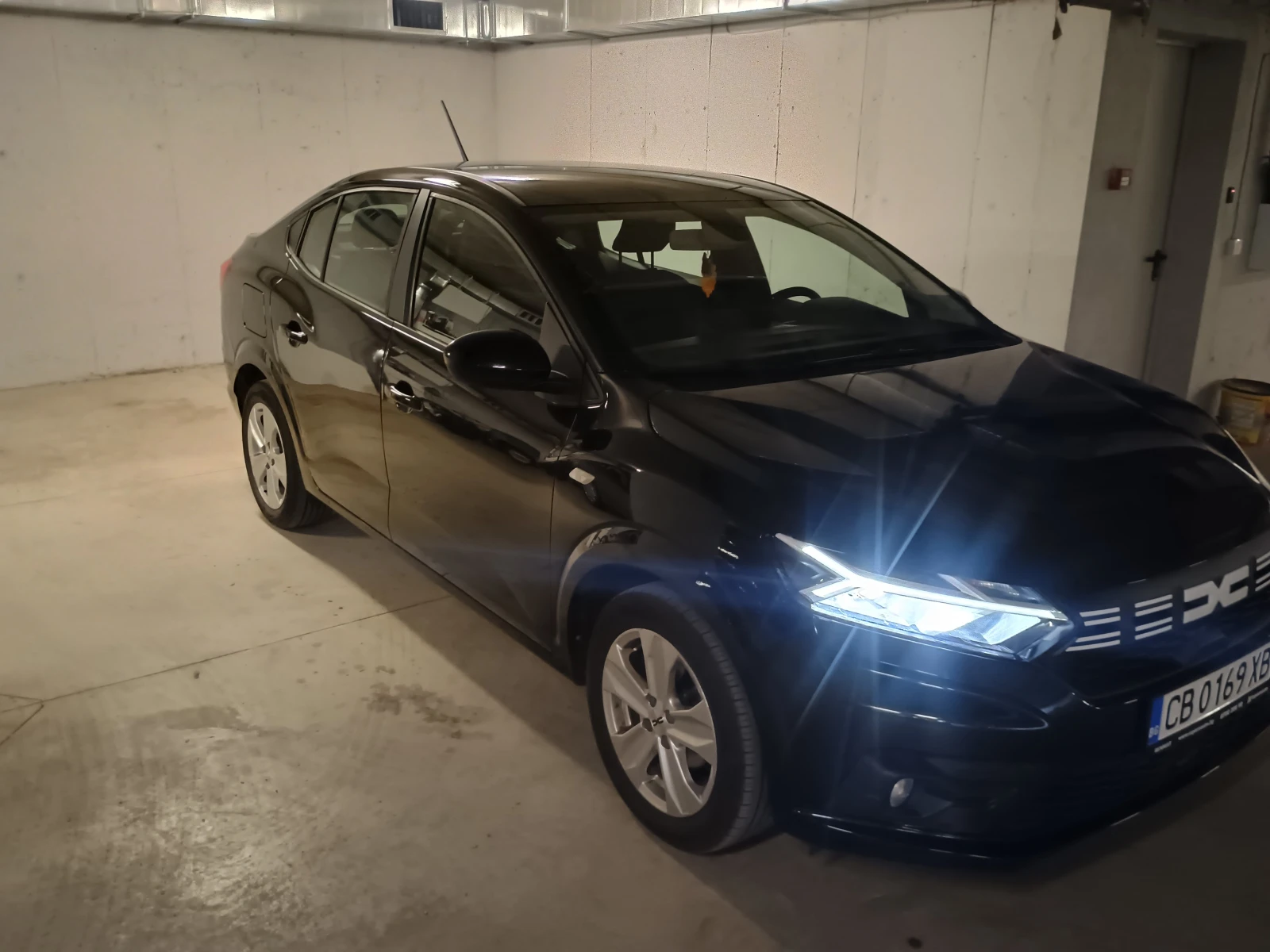 Dacia Logan, снимка 5 - Автомобили и джипове - 56058544
