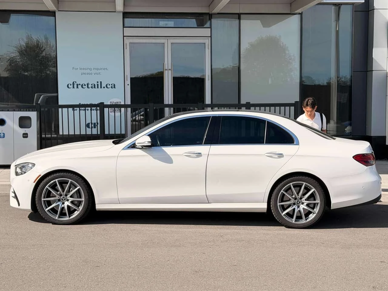 Mercedes-Benz E 450 * AMG Line * EQ Boost * CARFAX * , снимка 5 - Автомобили и джипове - 56226336