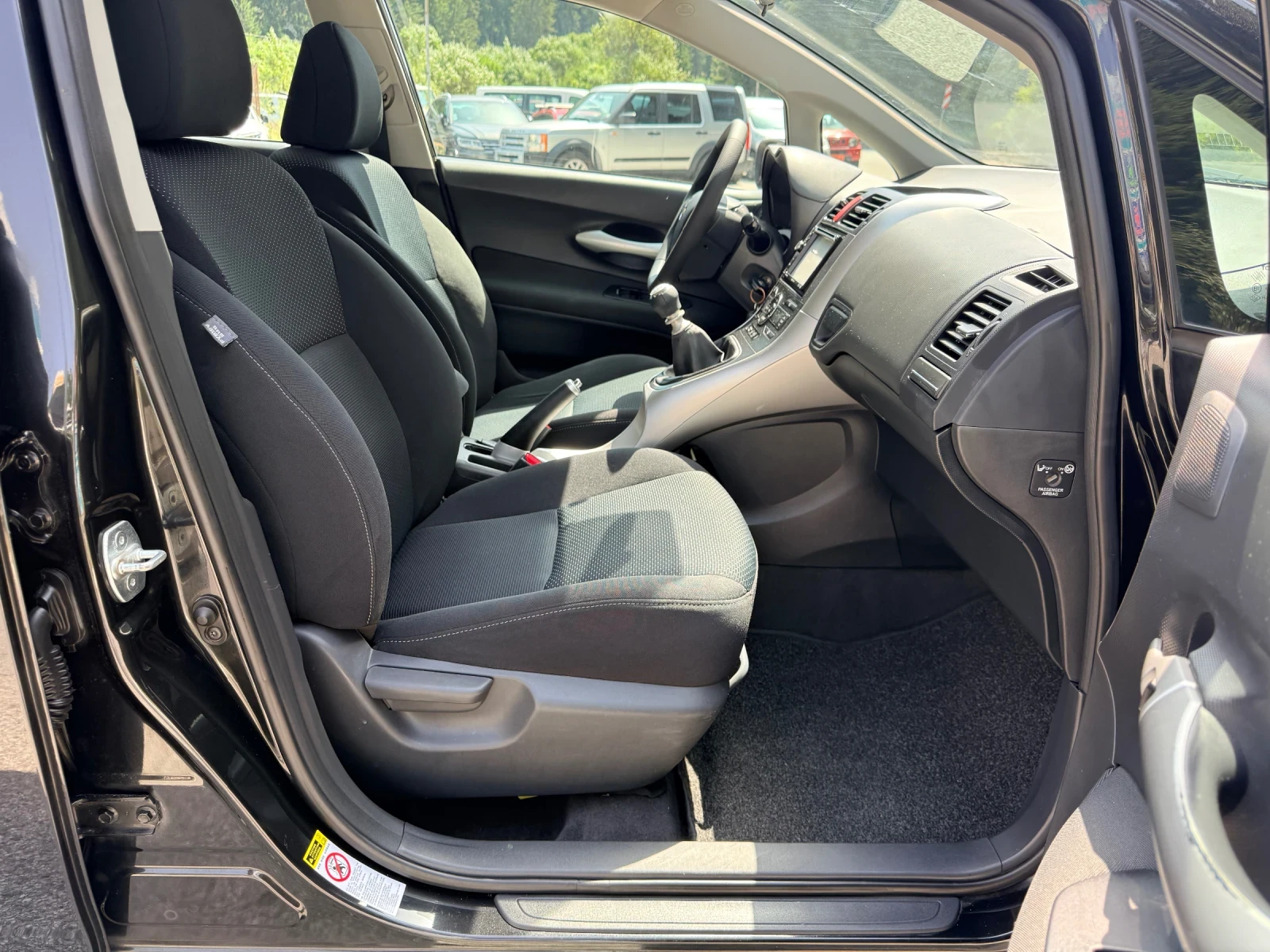 Toyota Auris 10.2012* 1.4D4D* РЕАЛНИ КМ* ИТАЛИЯ* 2 КЛЮЧА* , снимка 8 - Автомобили и джипове - 56239261