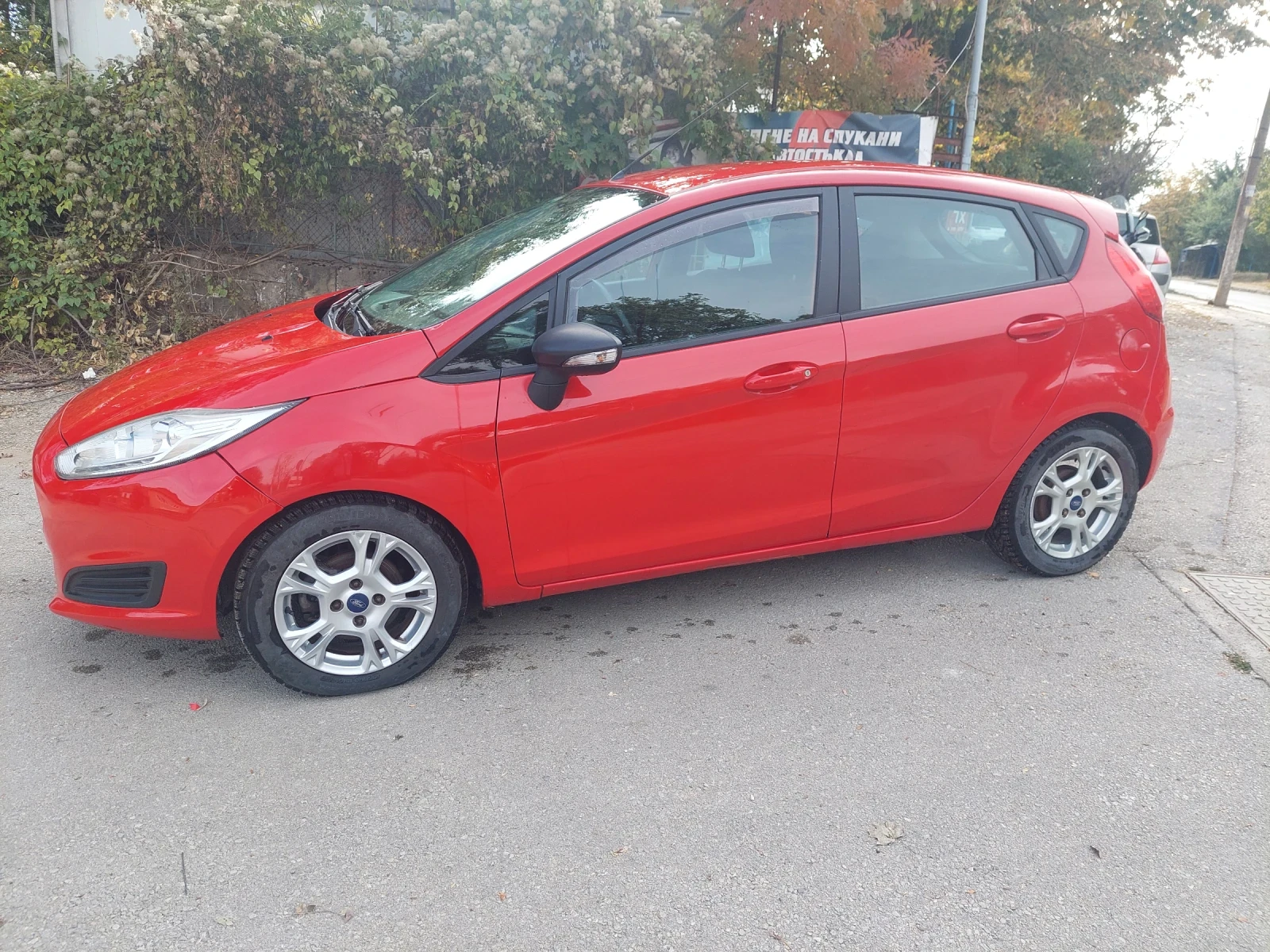 Ford Fiesta Бензин 64000км., снимка 3 - Автомобили и джипове - 56601470