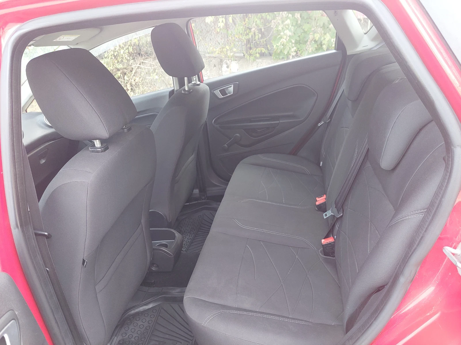 Ford Fiesta Бензин 64000км., снимка 6 - Автомобили и джипове - 56601470