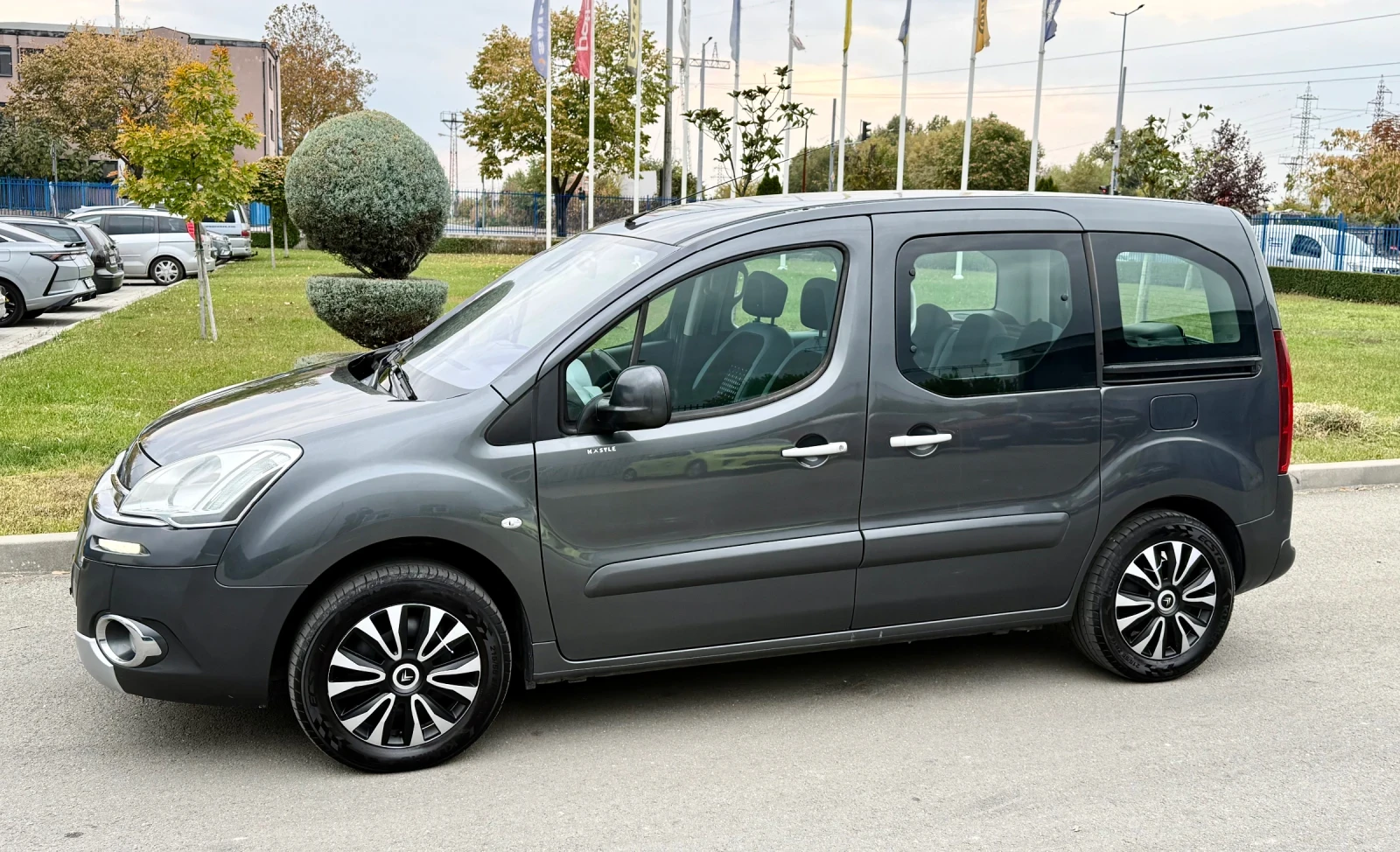 Citroen Berlingo 1.6HDI-2014� -FACELIFT-����������- | Mobile.bg � ����������� 2