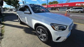  Mercedes-Benz GLC 30...