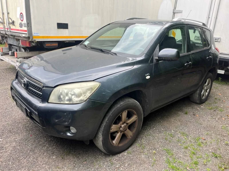 Toyota Rav4 2.2 D  2АDFTV 2006 г.     САМО НА ЧАСТИ , снимка 1 - Автомобили и джипове - 47133454