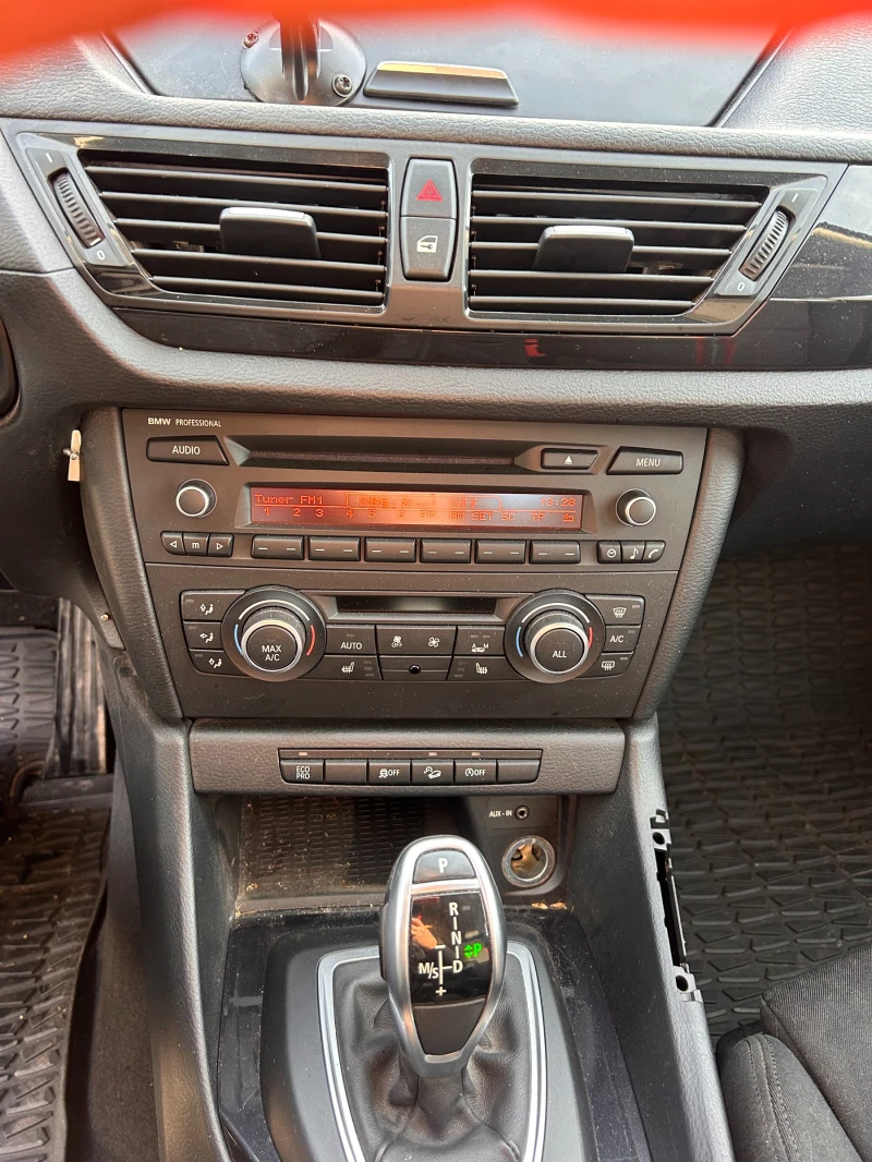 BMW X1 1.8D X-DRIVE AVTOMAT EURO 5, снимка 13 - Автомобили и джипове - 52839670