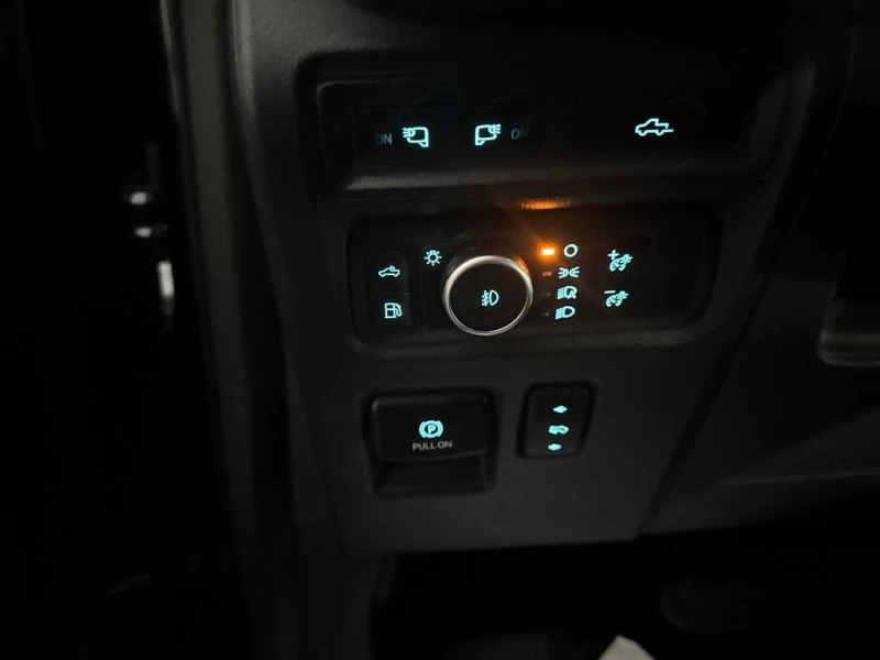 Ford F150 * 4WD SuperCrew Box * CARFAX * БЕЗ ПЪРВОНАЧАЛНА ВН, снимка 14 - Автомобили и джипове - 52918924