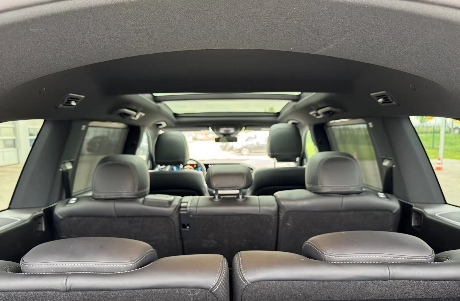 Mercedes-Benz GLS 63 AMG 4M+ STH+ Panorama+ 360 + Night - изображение 8