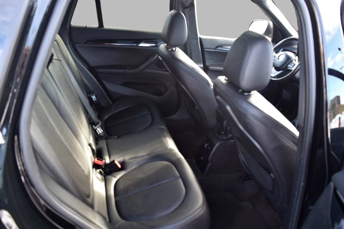 BMW X1 xDrive28i* PANO* ВЪЗМОЖНОСТ ЗА ЛИЗИНГ - изображение 9