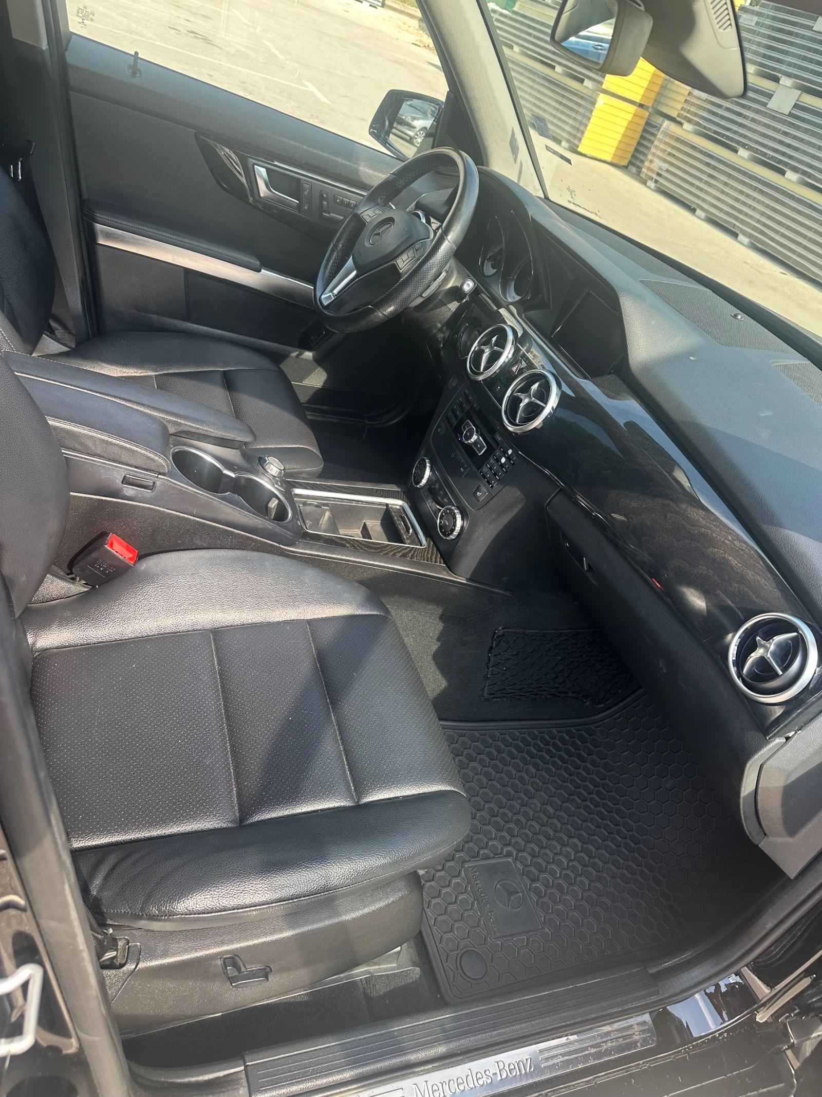 Mercedes-Benz GLK GLK 350 AMG Панорама   CarPlay   Подгряване , снимка 11 - Автомобили и джипове - 53973812