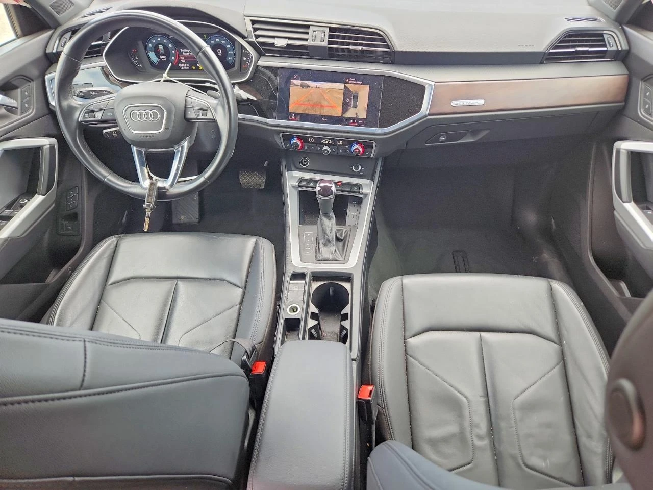 Audi Q3 2.0l Premium Plus S Line 45, снимка 8 - Автомобили и джипове - 55093920