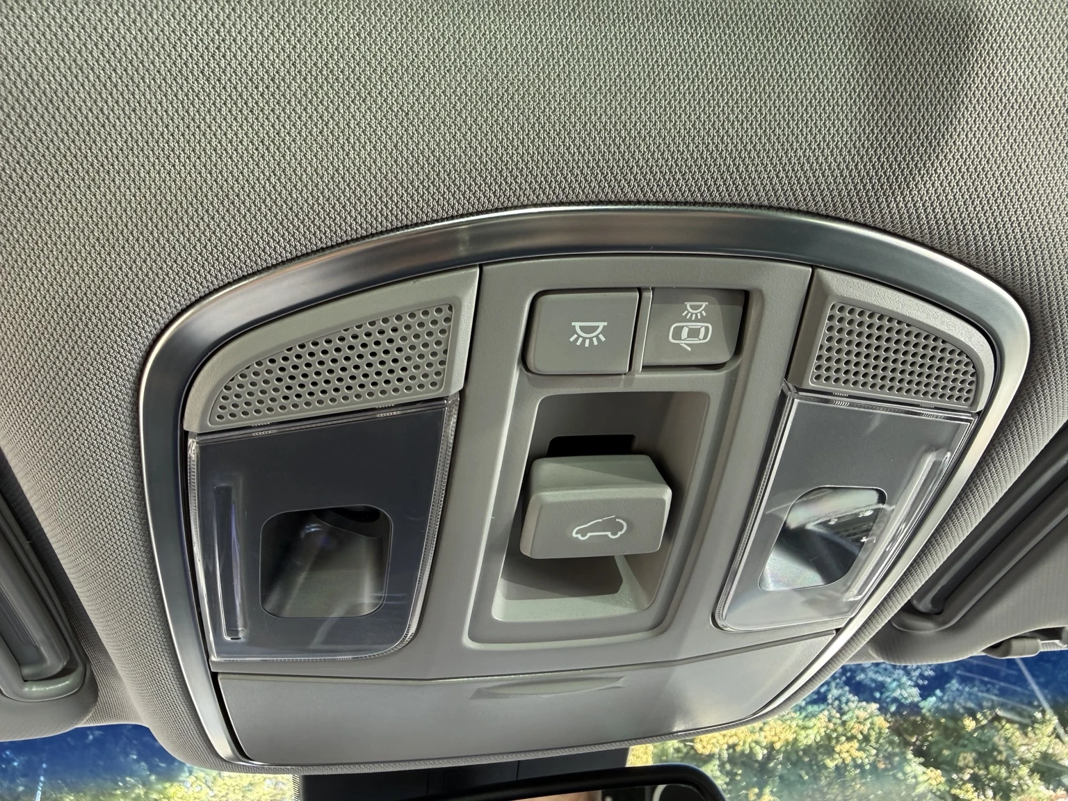 Hyundai Tucson 2.0, снимка 9 - Автомобили и джипове - 55240125