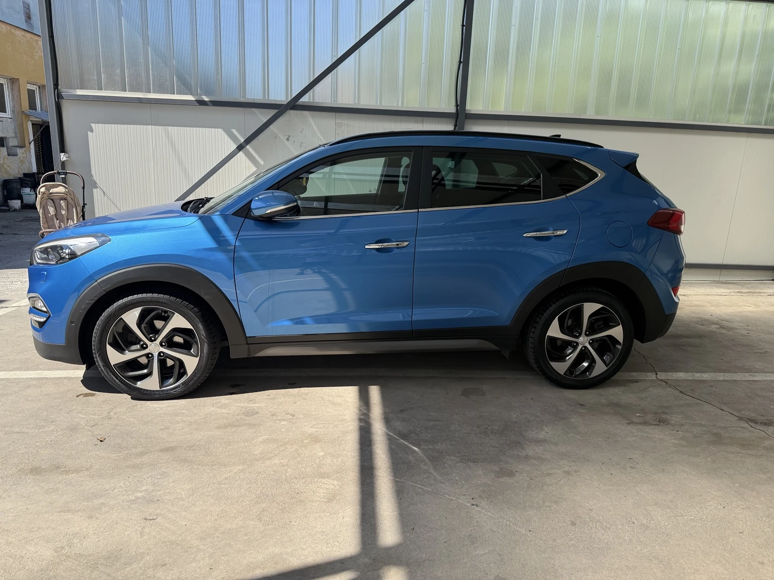 Hyundai Tucson 2.0, снимка 3 - Автомобили и джипове - 55240125