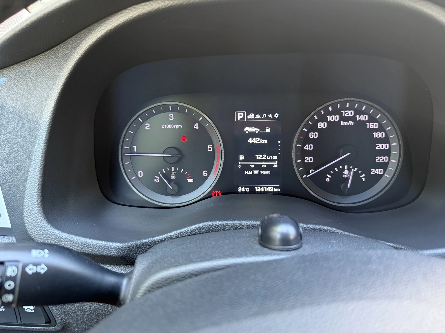 Hyundai Tucson 2.0, снимка 11 - Автомобили и джипове - 55240125