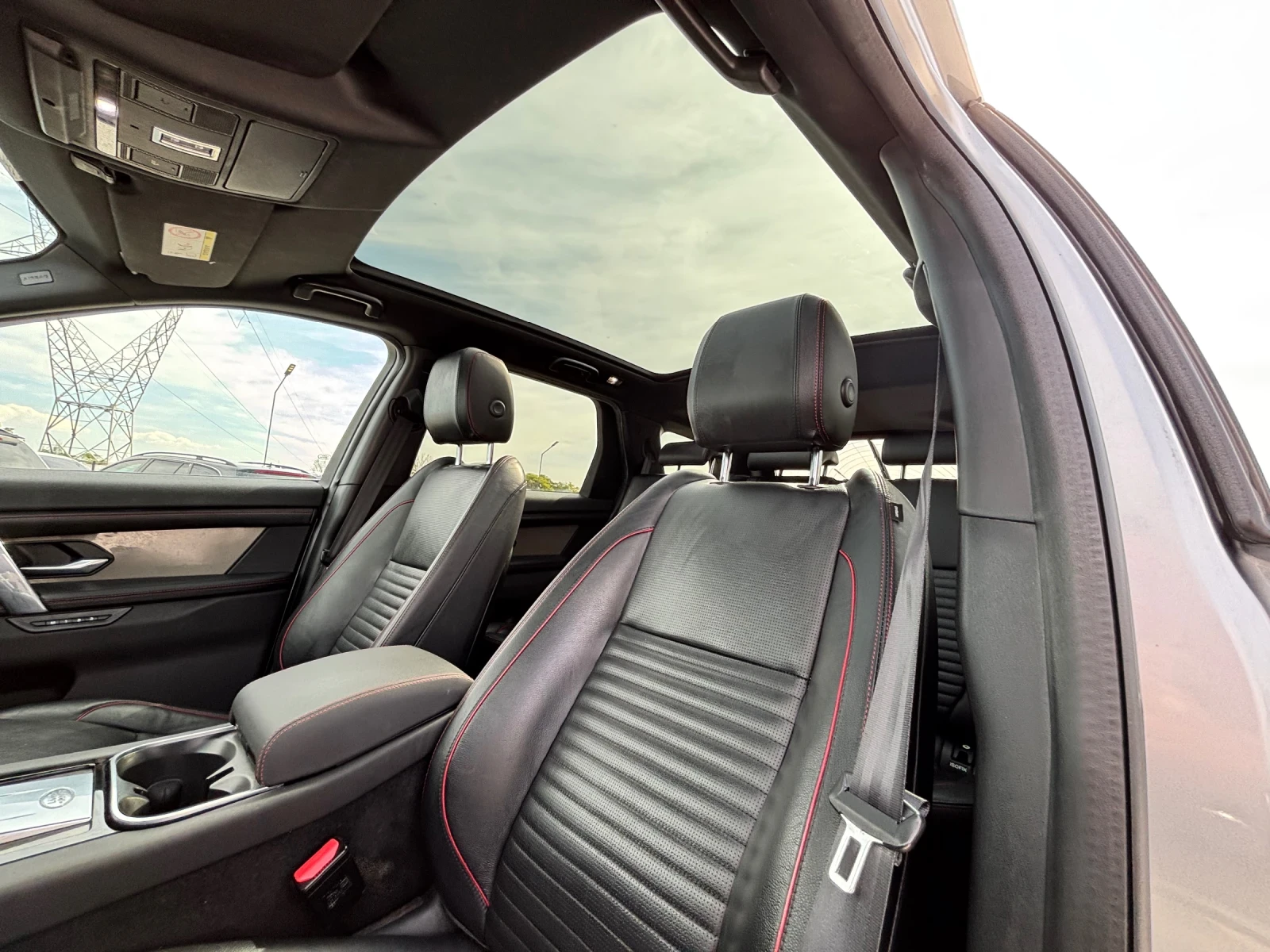 Land Rover Discovery 2.0D/4X4R-DYNAMIC/NAVI/PANO/LED, снимка 10 - Автомобили и джипове - 56307860