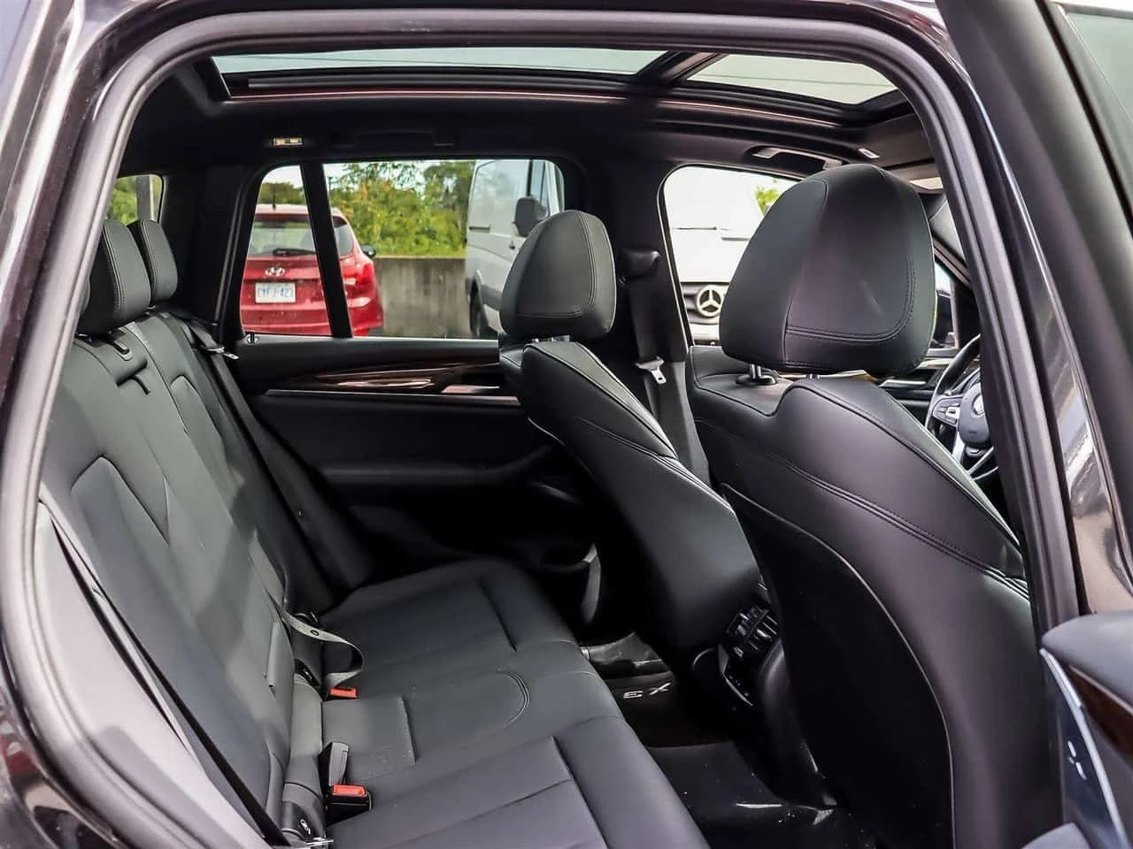 BMW X3 * 30i xDrive30i Sports Activity Vehicle * CARFAX * | Mobile.bg � ����������� 17
