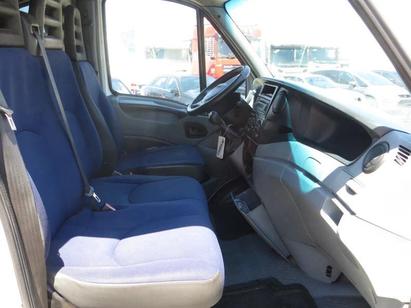 Iveco Daily, снимка 15 - Бусове и автобуси - 49452256