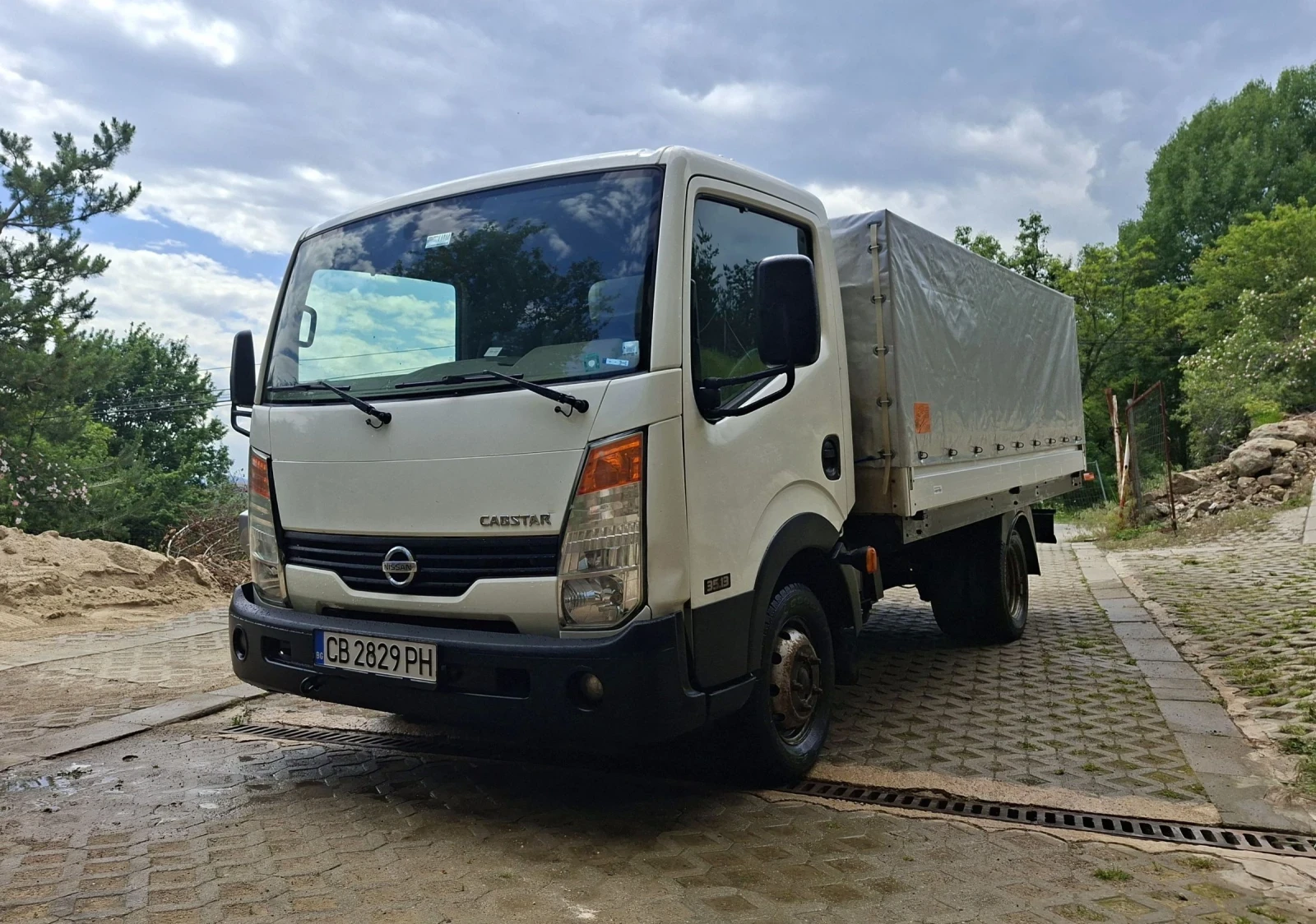 Nissan Kabstar 2.8, снимка 5 - Камиони - 55390153