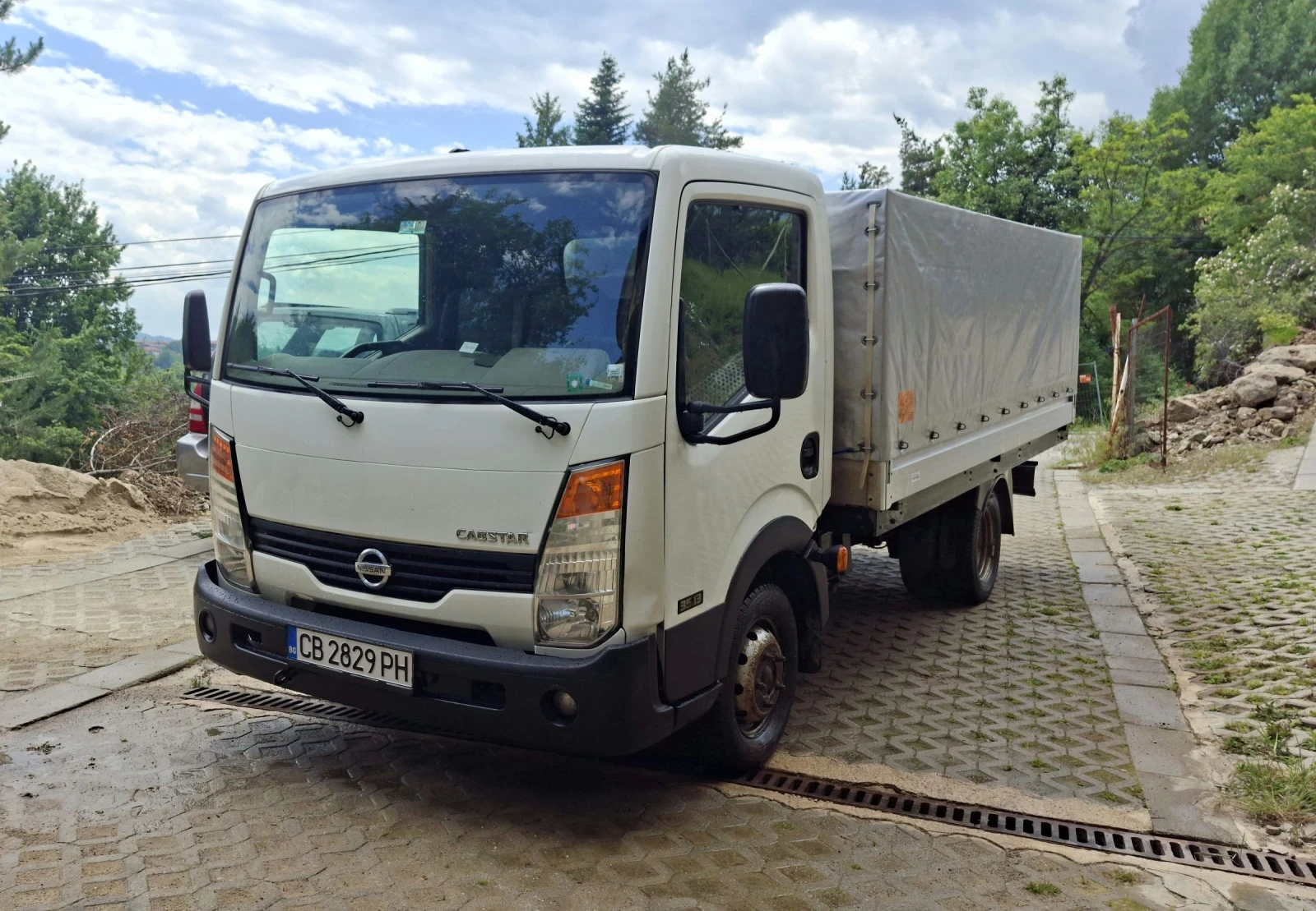 Nissan Kabstar 2.8, снимка 8 - Камиони - 55390153