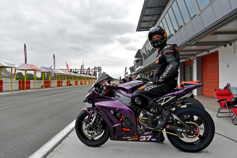 Kawasaki Zx 10R, снимка 3 - Мотоциклети и мототехника - 52553475