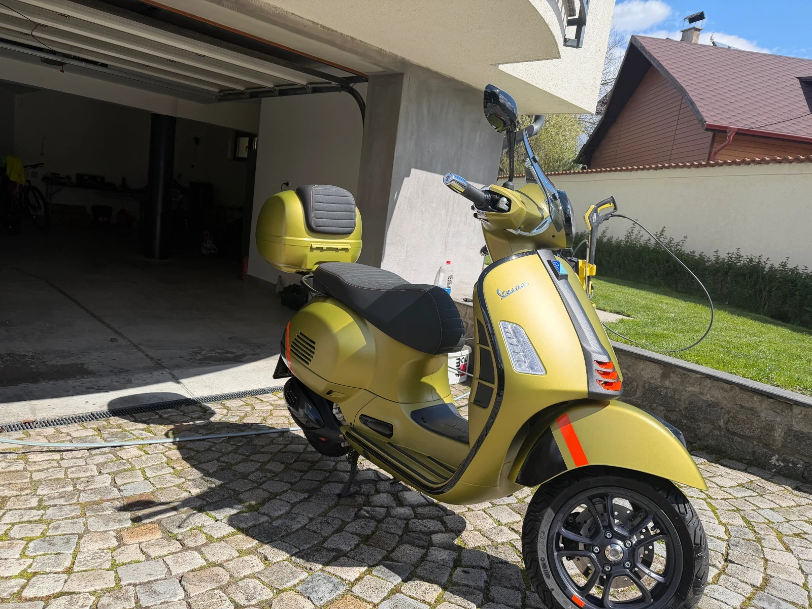 Vespa 300