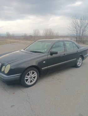 Обява за продажба на Mercedes-Benz E 200 ~2 000 лв. - изображение 1