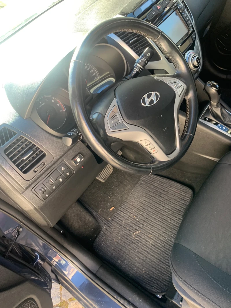 Hyundai Ix20 1, 6 Automat, Navigacia, Panorama, снимка 8 - Автомобили и джипове - 48378508