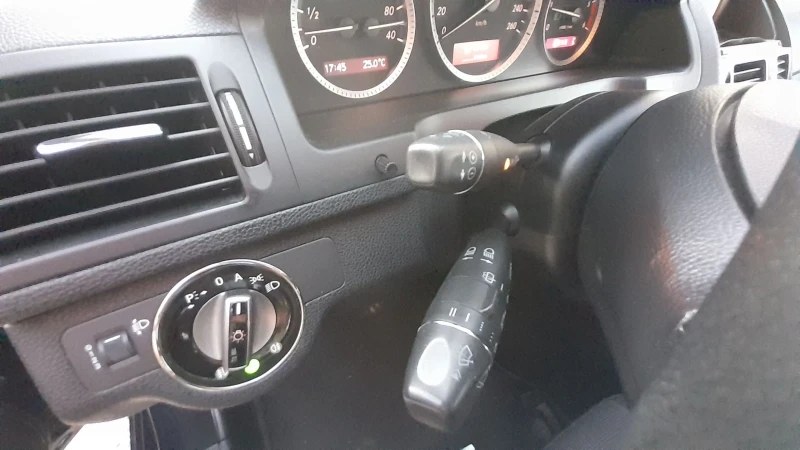 Mercedes-Benz C 200 2.2cdi Automatic Klima , снимка 12 - Автомобили и джипове - 51529700