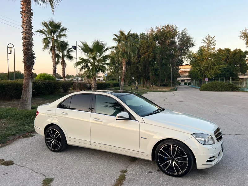 Mercedes-Benz C 250 ПАНАРОМА/AUTOMATIC/HARMAN KARDON/AVANGARDE, снимка 2 - Автомобили и джипове - 51583436