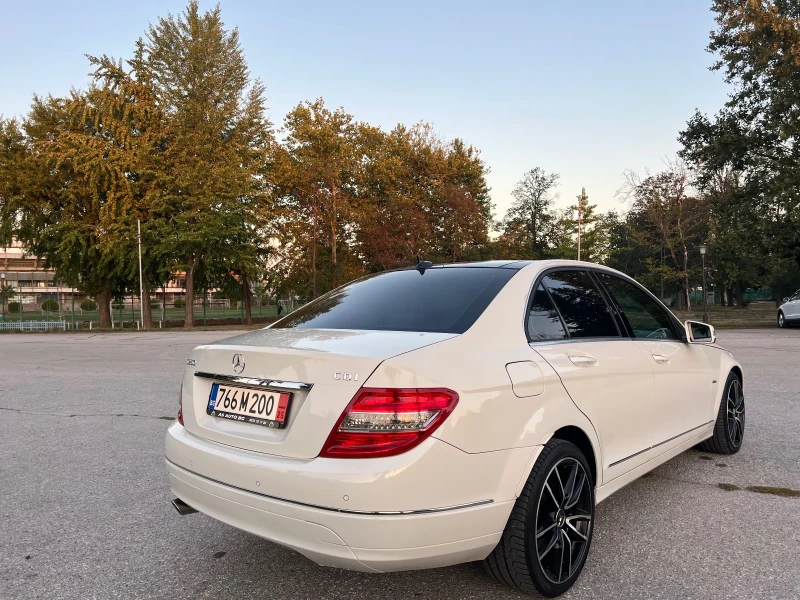 Mercedes-Benz C 250 ПАНАРОМА/AUTOMATIC/HARMAN KARDON/AVANGARDE, снимка 4 - Автомобили и джипове - 51583436