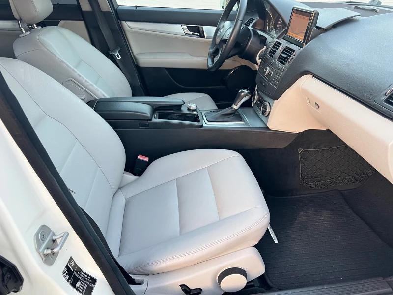 Mercedes-Benz C 250 ПАНАРОМА/AUTOMATIC/HARMAN KARDON/AVANGARDE, снимка 9 - Автомобили и джипове - 51583436