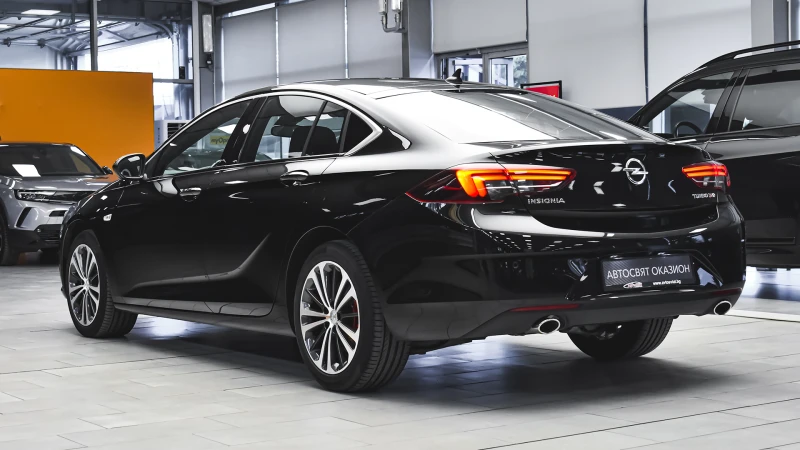 Opel Insignia Grand Sport 2.0d Innovation 4x4 Automatic, снимка 7 - Автомобили и джипове - 51690804