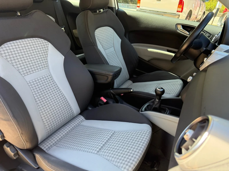 Audi A1 1.6TDI* ИТАЛИЯ* НАВИ* 2КЛЮЧА* РЕАЛНИ КМ* , снимка 10 - Автомобили и джипове - 52337821