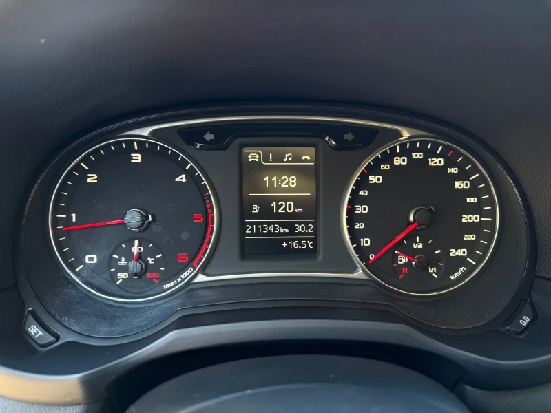 Audi A1 1.6TDI* ИТАЛИЯ* НАВИ* 2КЛЮЧА* РЕАЛНИ КМ* , снимка 13 - Автомобили и джипове - 52337821