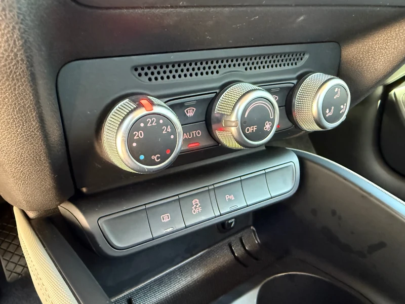 Audi A1 1.6TDI* ИТАЛИЯ* НАВИ* 2КЛЮЧА* РЕАЛНИ КМ* , снимка 15 - Автомобили и джипове - 52337821