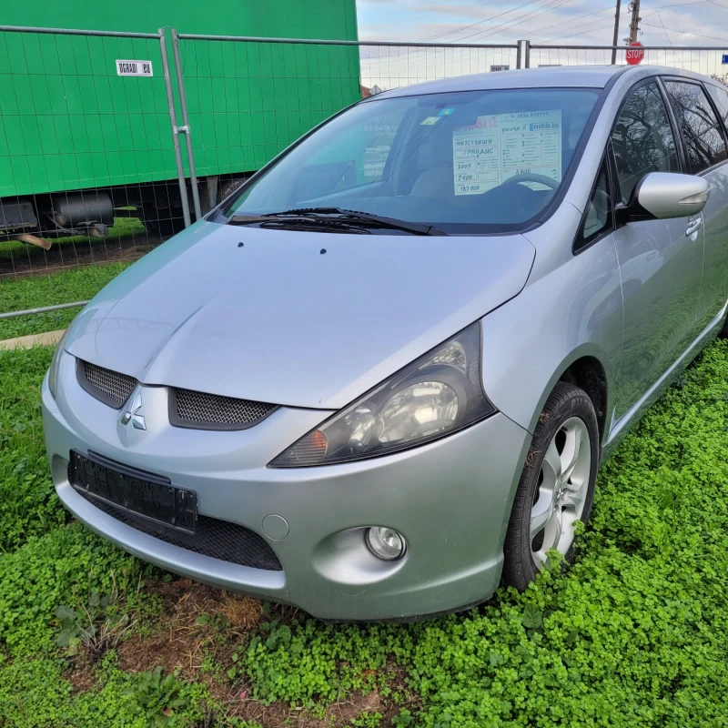 Mitsubishi Grandis 2.4i/7места, снимка 3 - Автомобили и джипове - 52604033