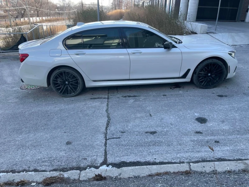 BMW 750 2017 * ТЕЛЕВИЗОРИ* ТАБЛЕТИ* ОБДУХВАНЕ* МАСАЖИ* , снимка 5 - Автомобили и джипове - 52672718