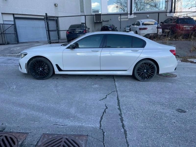 BMW 750 2017 * ТЕЛЕВИЗОРИ* ТАБЛЕТИ* ОБДУХВАНЕ* МАСАЖИ* , снимка 4 - Автомобили и джипове - 52672718