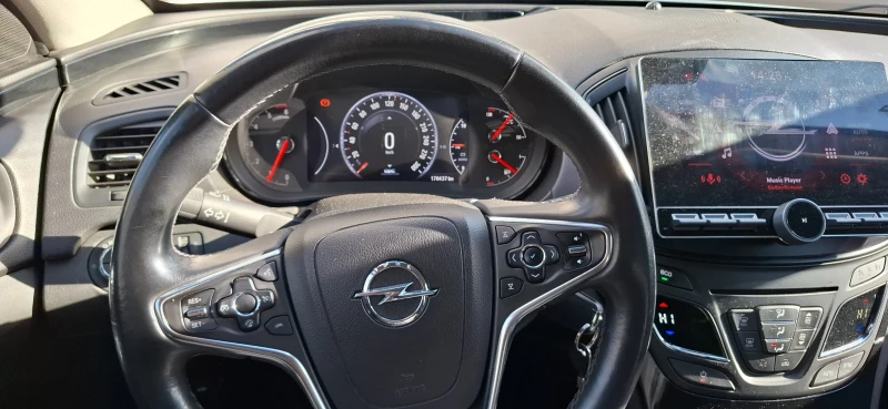 Opel Insignia Спорт турер, снимка 12 - Автомобили и джипове - 53260592