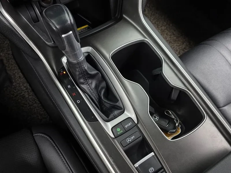 Honda Accord 10Th Generation 1.5 Turbo, снимка 9 - Автомобили и джипове - 55951567