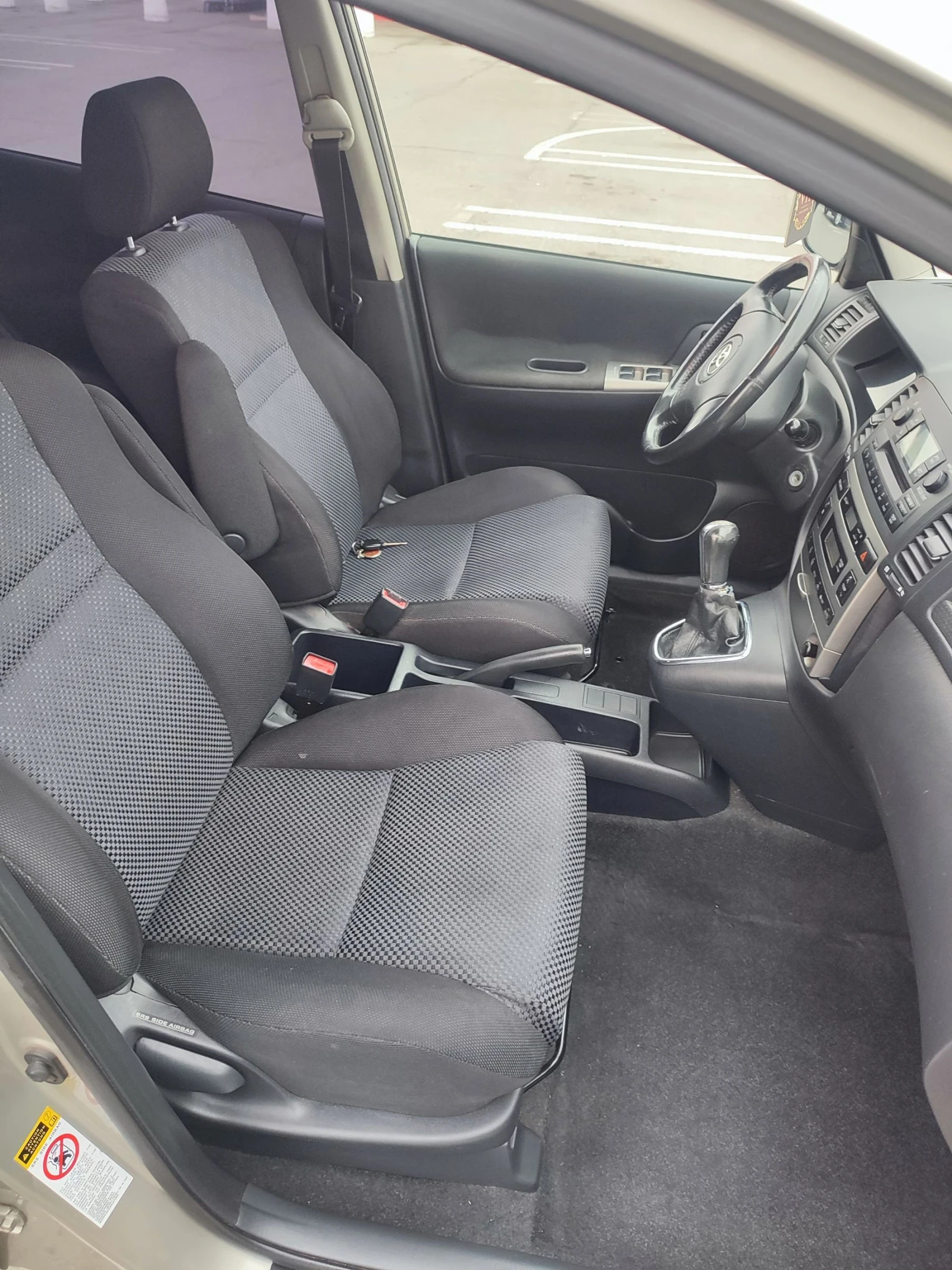 Toyota Corolla Corolla Verso 1.6 - изображение 10