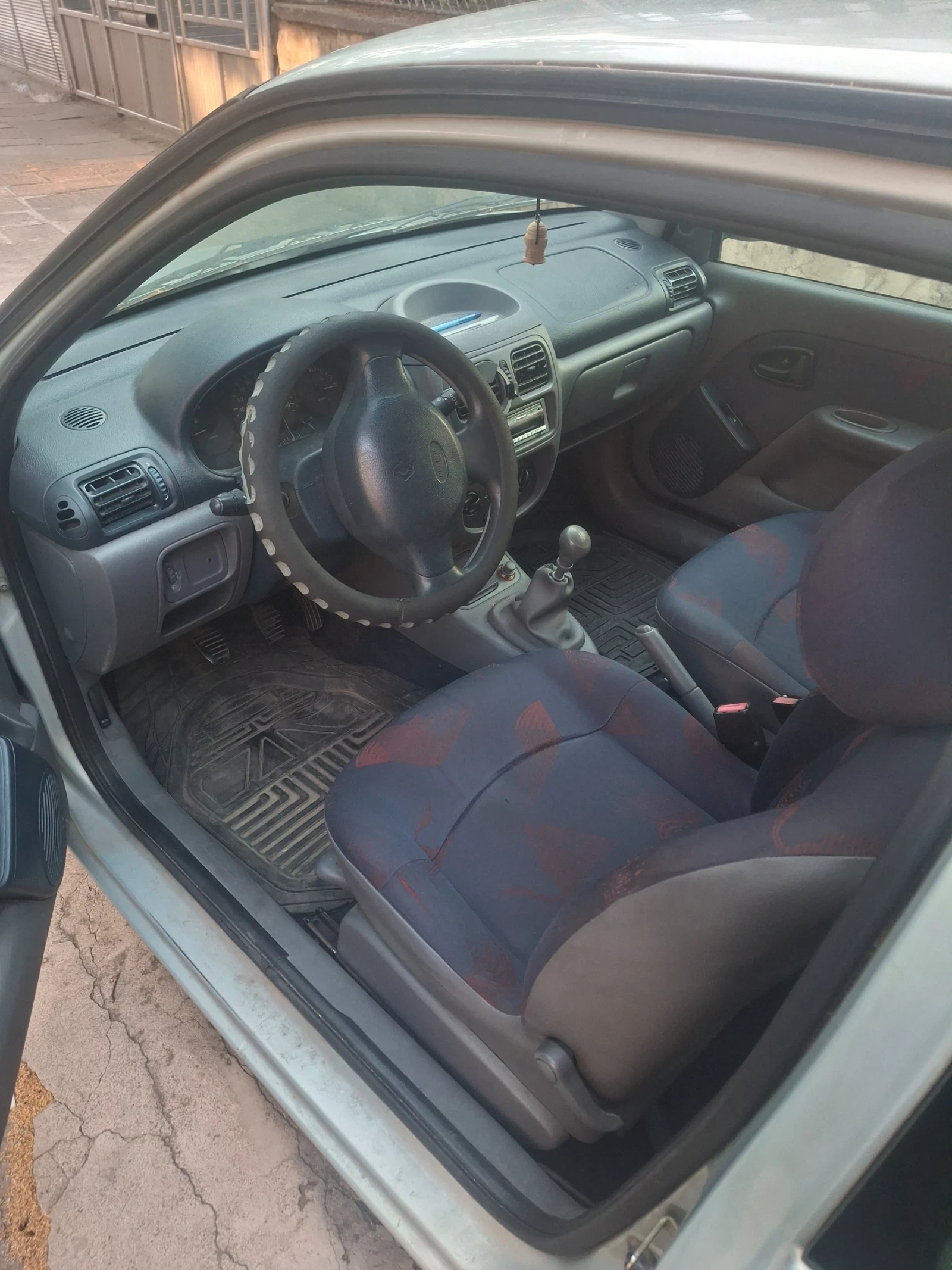 Renault Clio 1.2 - изображение 4