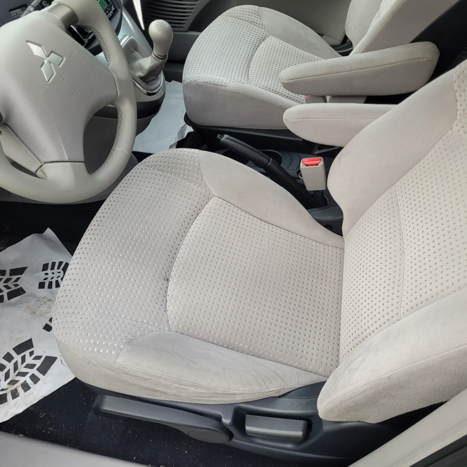 Mitsubishi Grandis 2.4i/7места - изображение 4