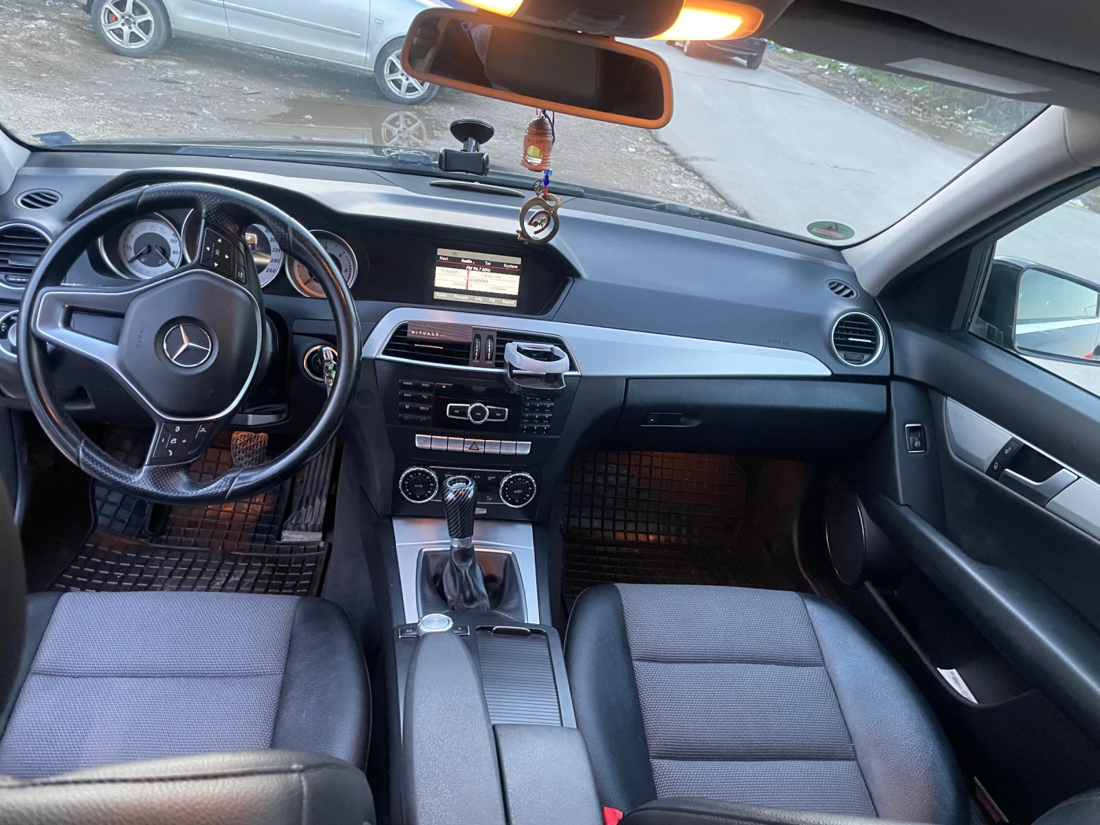Mercedes-Benz 220 facelift реални километри137000, снимка 17 - Автомобили и джипове - 53749561