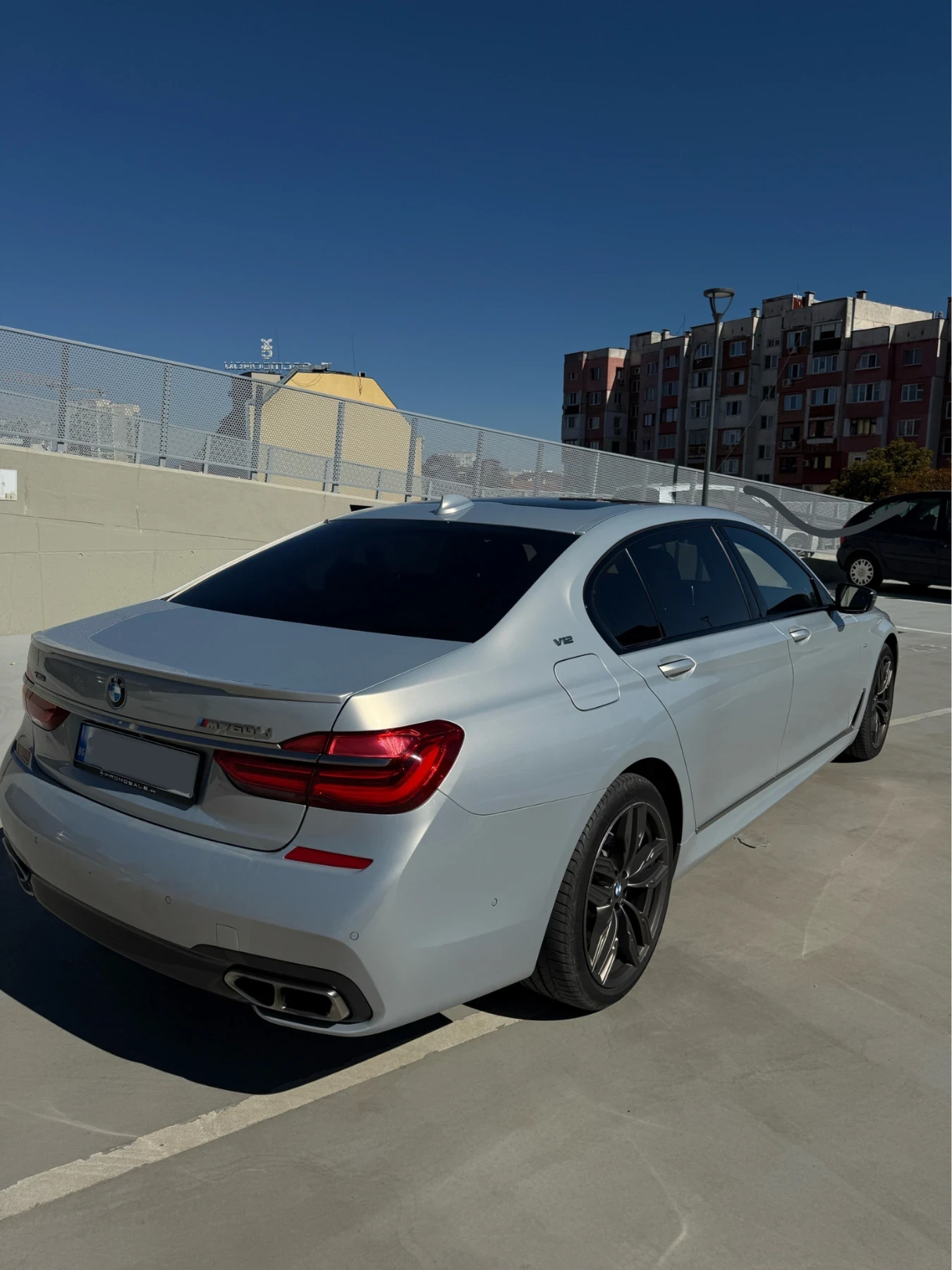 BMW 760 BMW 760 M760Li Drive/LASER/Night/Sky Loung/Bowers&, снимка 3 - Автомобили и джипове - 54454956