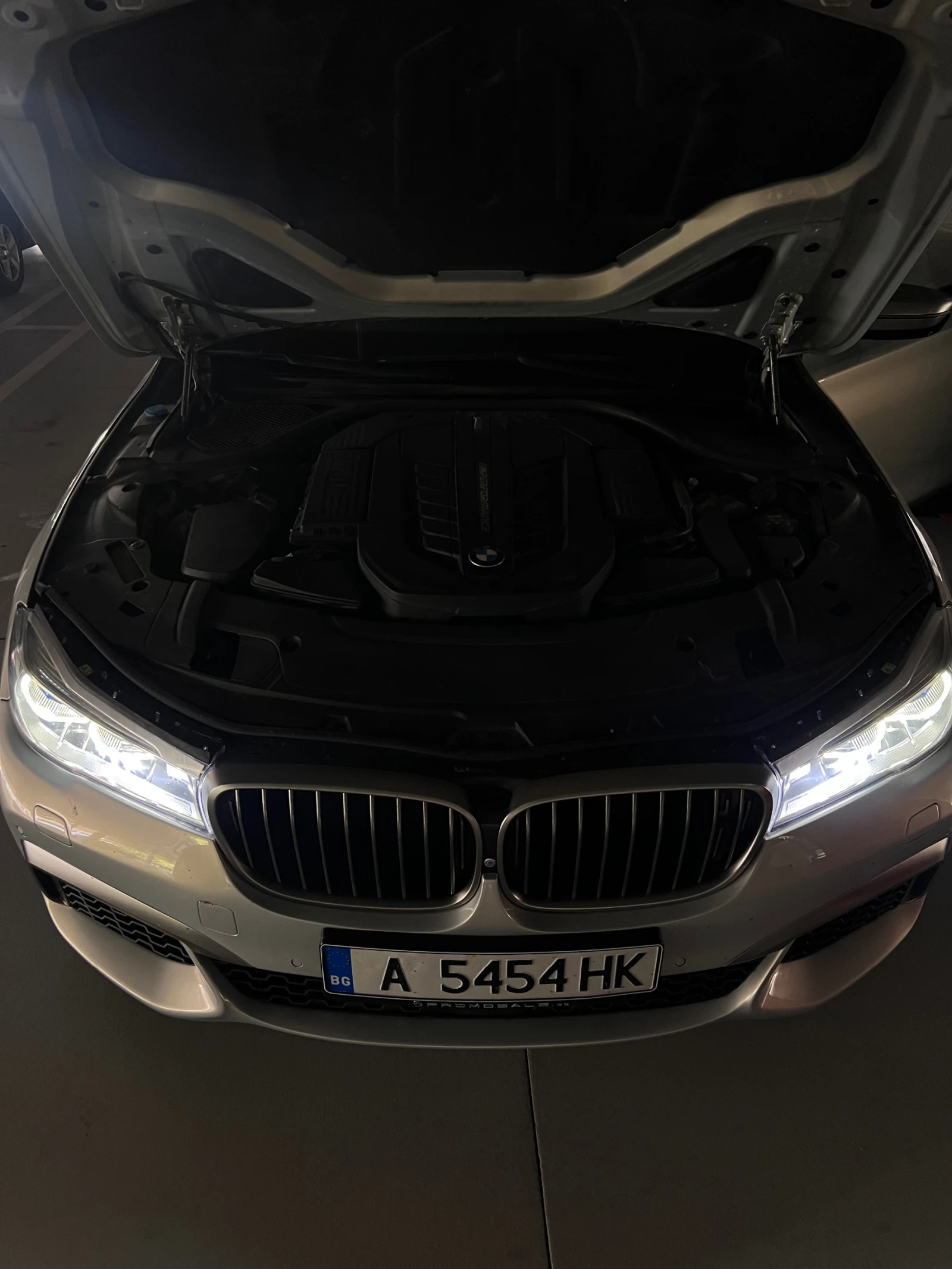 BMW 760 BMW 760 M760Li Drive/LASER/Night/Sky Loung/Bowers&, снимка 14 - Автомобили и джипове - 54454956