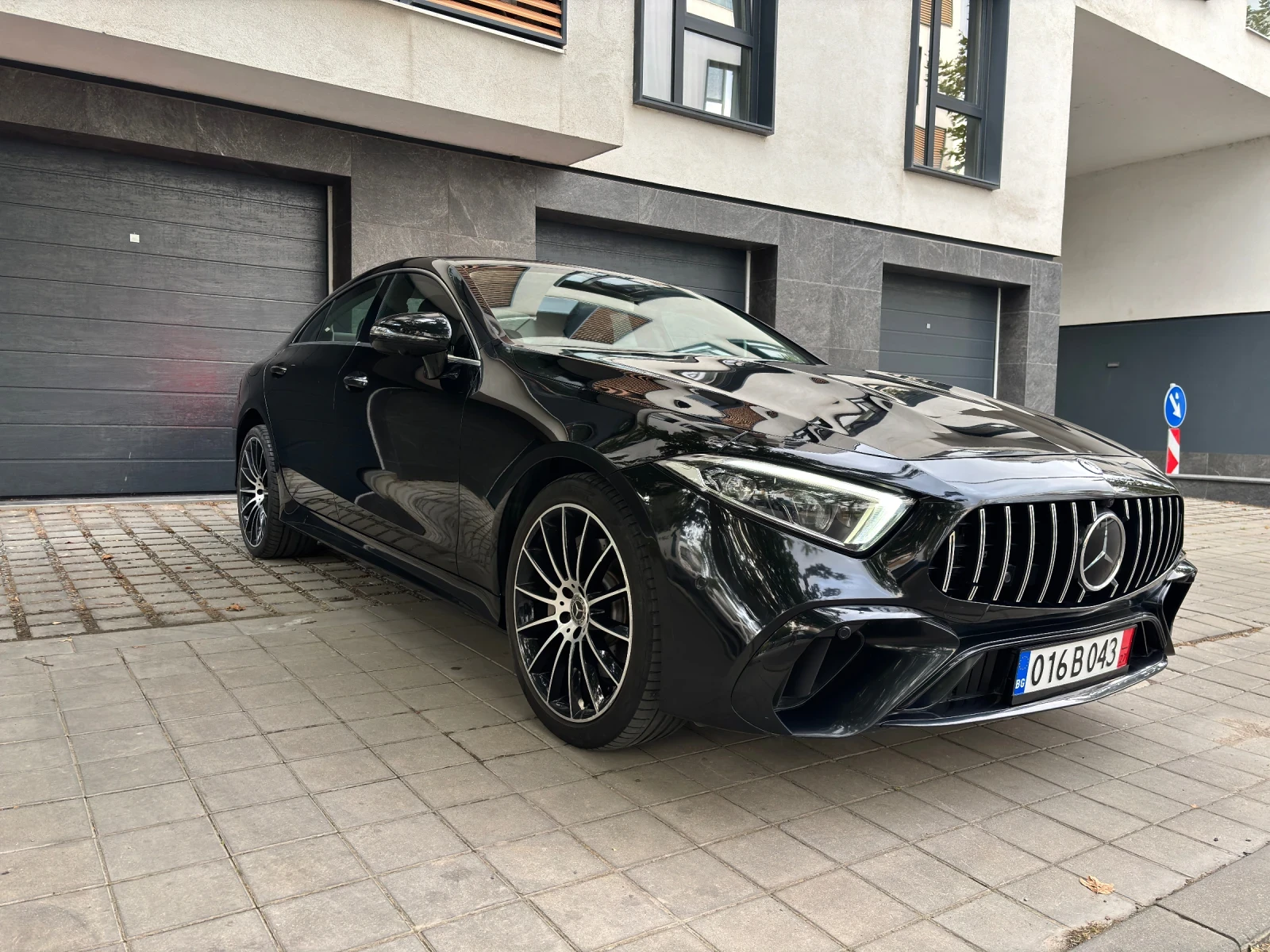 Mercedes-Benz CLS 400 4MATIC | AMG | FULL, снимка 2 - Автомобили и джипове - 54590666
