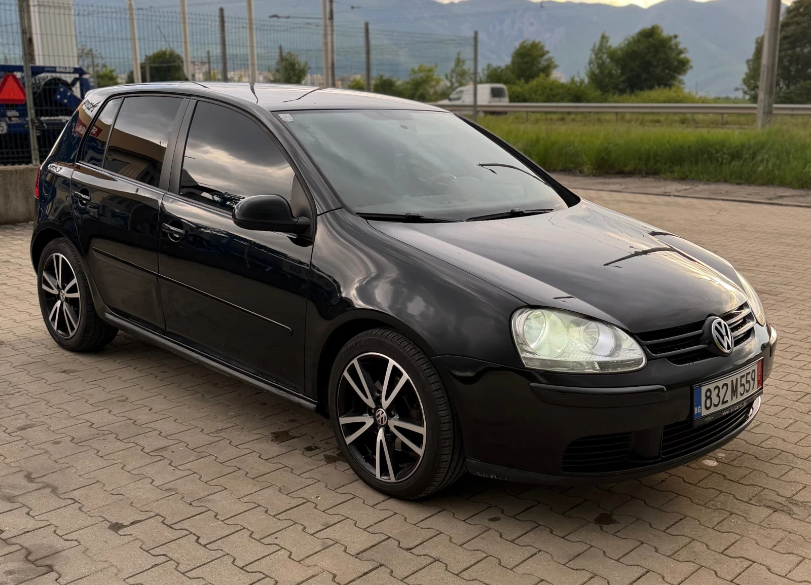 VW Golf V 1.9TDI 90, снимка 2 - Автомобили и джипове - 54633762