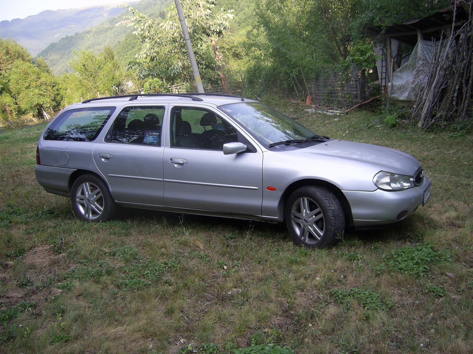 Ford Mondeo Комби, снимка 13 - Автомобили и джипове - 54704203