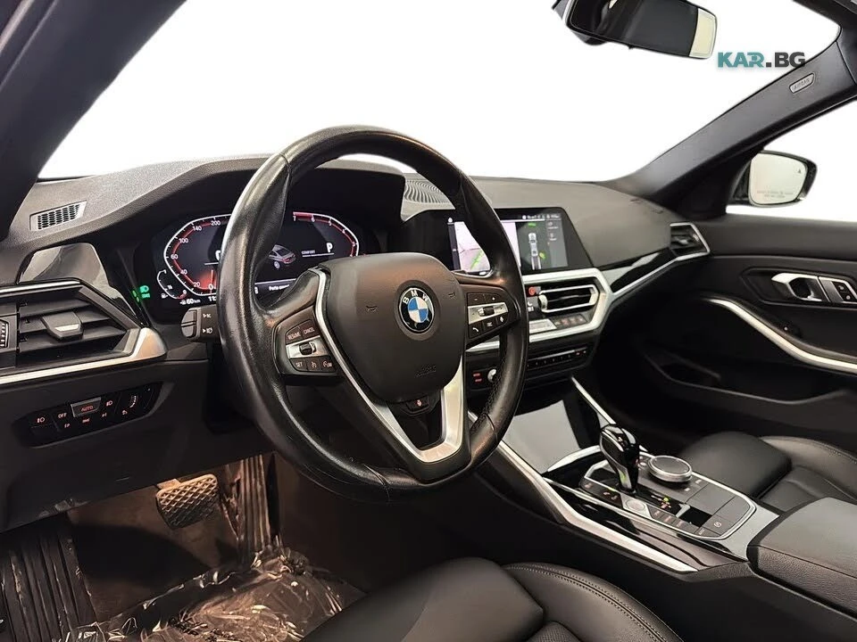 BMW 330 * xDrive * PANO * Автокредит * (Цена до България), снимка 9 - Автомобили и джипове - 55186380